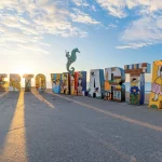 Puerto Vallarta celebra su aniversario- historia, turismo y hospitalidad en el corazón del Pacífico mexicano.webp