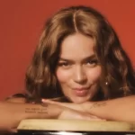 Tropicoqueta / de Karol G