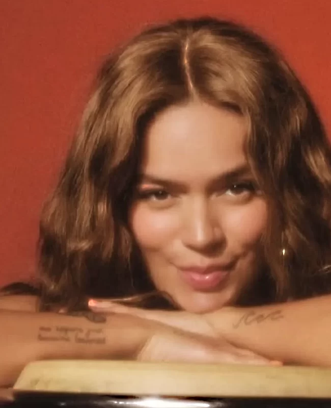 Tropicoqueta / de Karol G