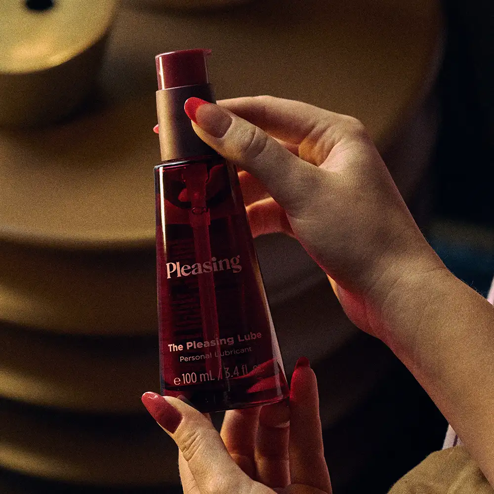 Harry Styles lanza vibrador y lubricante con Pleasing: placer con estilo, sin culpas y al más puro estilo del pop británico