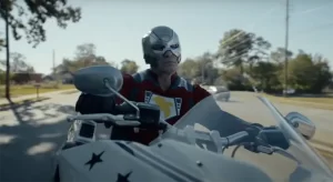 ‘Peacemaker’ vuelve con más locura, viajes interdimensionales y emociones en su temporada