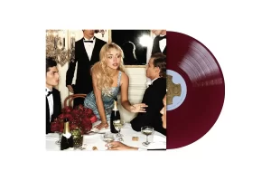 Sabrina Carpenter sorprende con su nuevo disco ‘Man’s Best Friend’ y video de ‘Tears’ 02