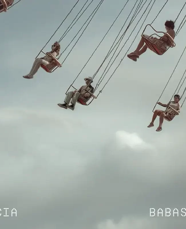 Babasónicos lanza ‘Advertencia’ y reafirma su legado tras agotar el Auditorio Nacional