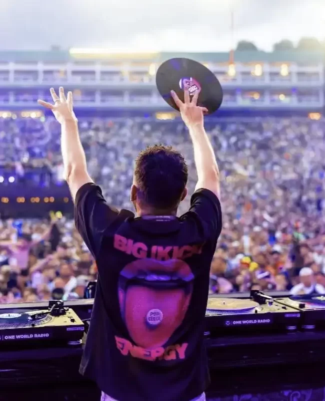 Dimitri Vegas revive la esencia del vinilo en Tomorrowland 2025 con un set histórico