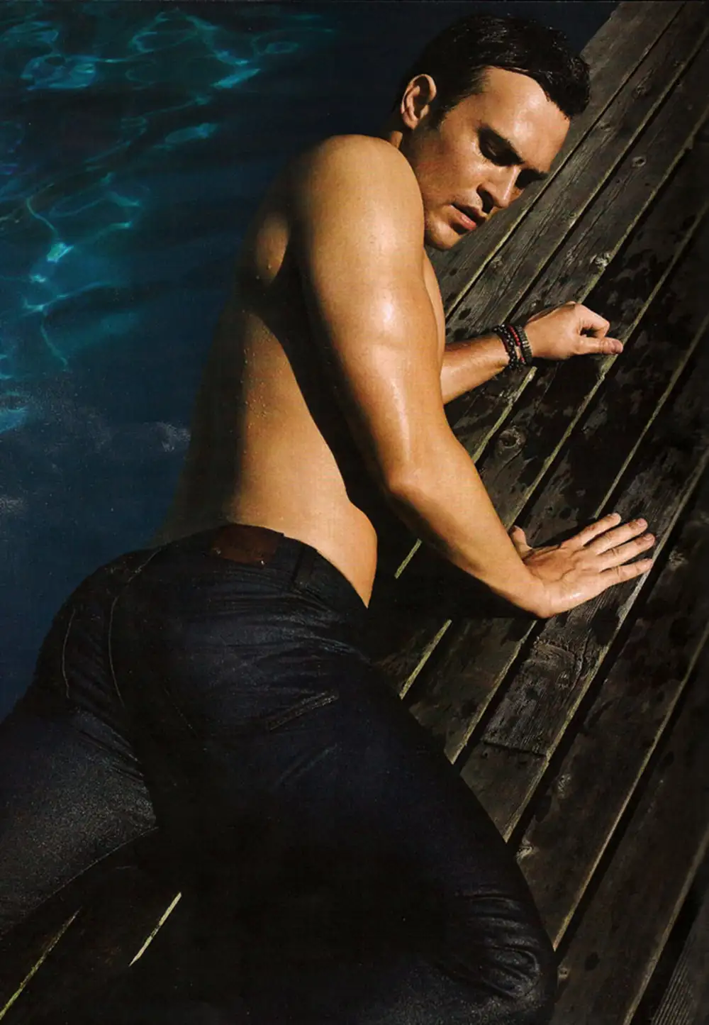 Cheyenne Jackson- sensualidad y estilo que encienden a los 50