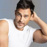 Cheyenne Jackson- sensualidad y estilo que encienden a los 50