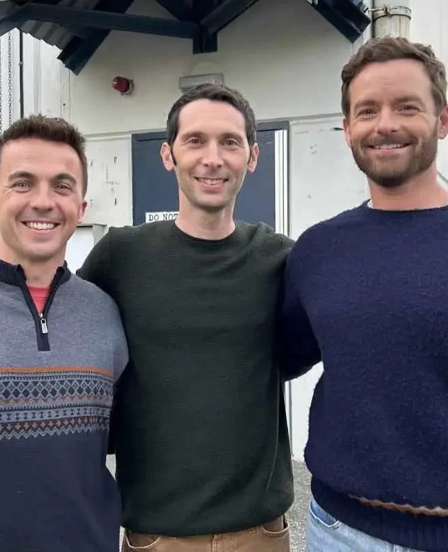 Frankie Muniz comparte foto con ‘Francis’ y ‘Reese’ en el set de Malcolm el de en medio-v