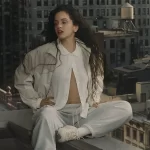 Rosalía enciende las teorías con una misteriosa partitura- ¿se viene nuevo disco?