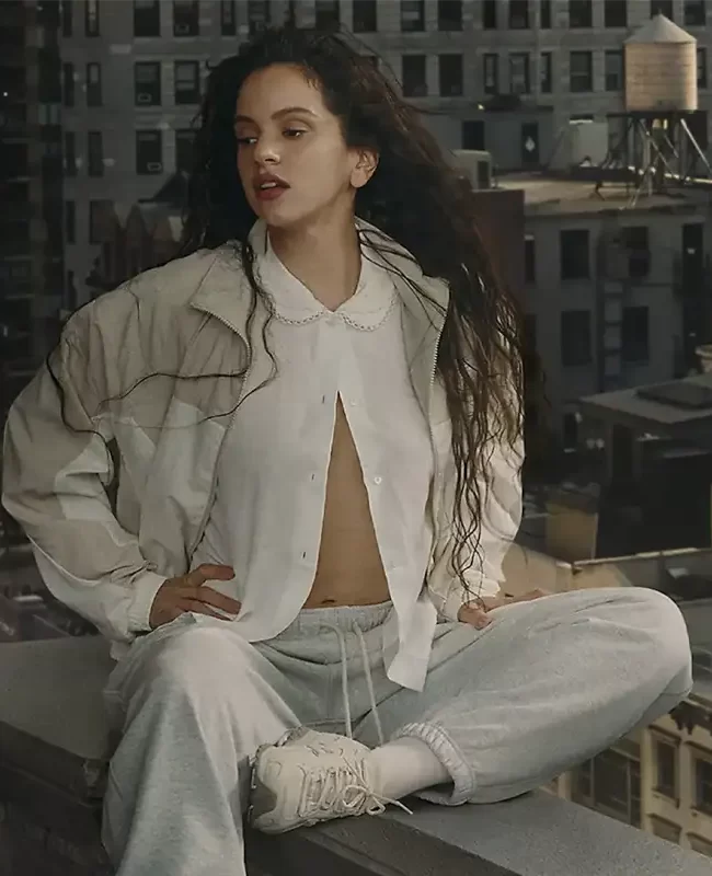 Rosalía enciende las teorías con una misteriosa partitura- ¿se viene nuevo disco?